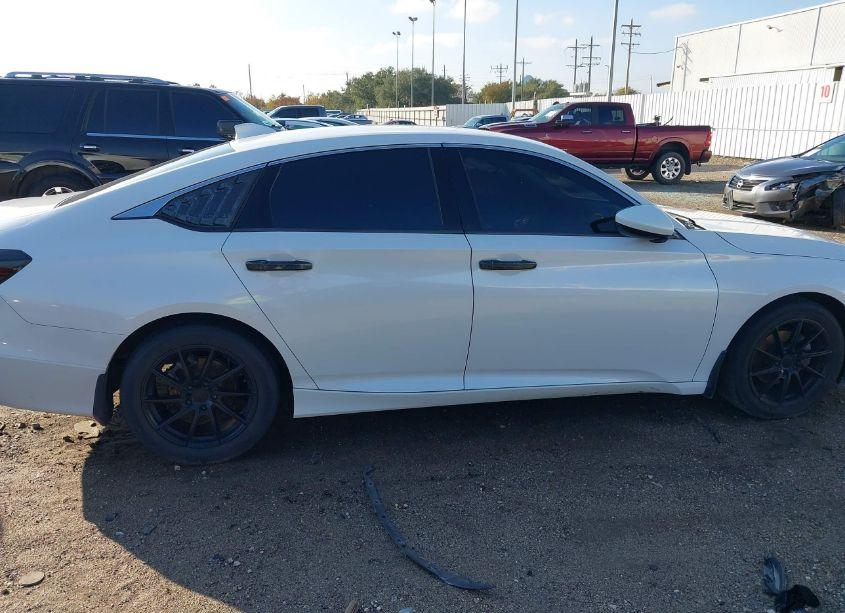 Photo 13 of 2018 Honda Accord LX (VIN 1HGCV1F12JA201013)