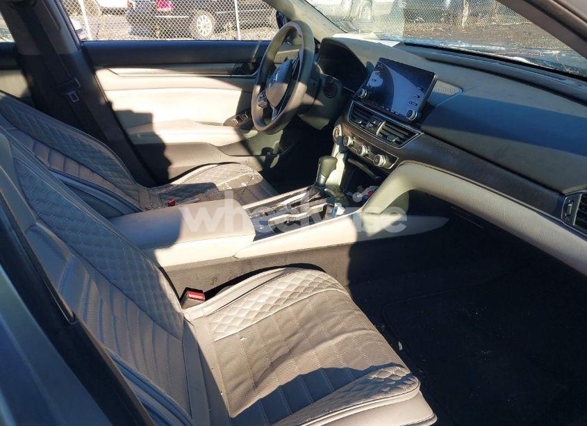 Photo 5 of 2018 Honda Accord LX (VIN 1HGCV1F12JA245285)