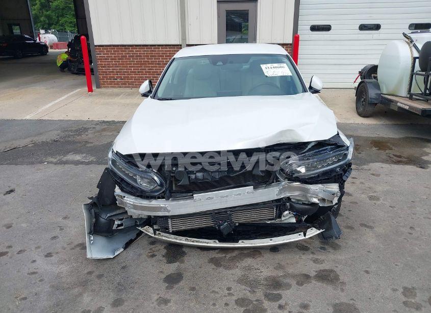 Photo 12 of 2018 Honda Accord LX (VIN 1HGCV1F13JA080721)