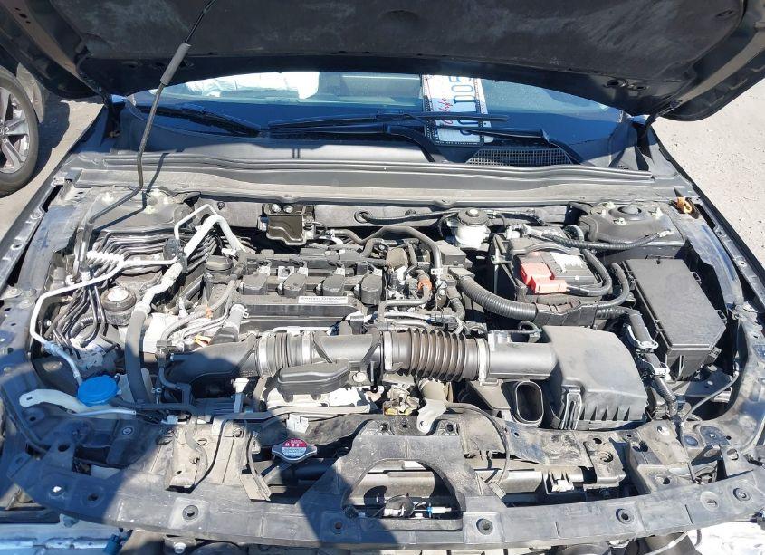 Photo 10 of 2018 Honda Accord LX (VIN 1HGCV1F13JA084140)