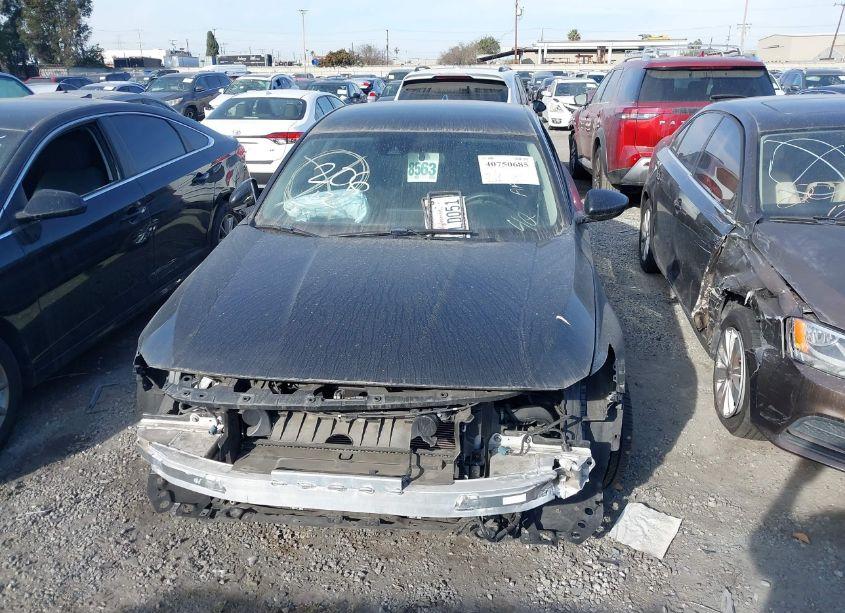 Photo 12 of 2018 Honda Accord LX (VIN 1HGCV1F13JA084140)