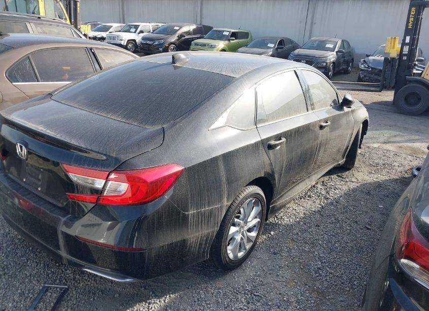 Photo 4 of 2018 Honda Accord LX (VIN 1HGCV1F13JA084140)