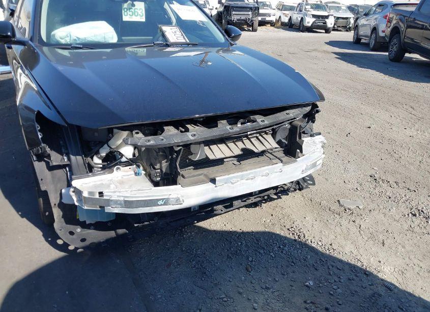 Photo 6 of 2018 Honda Accord LX (VIN 1HGCV1F13JA084140)