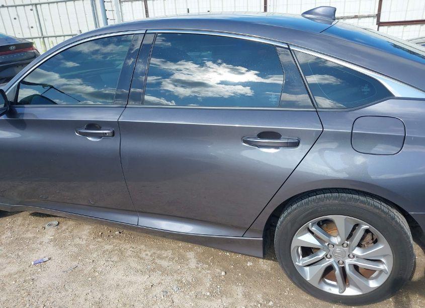 Photo 14 of 2018 Honda Accord LX (VIN 1HGCV1F13JA100692)