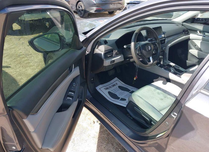 Photo 5 of 2018 Honda Accord LX (VIN 1HGCV1F13JA100692)