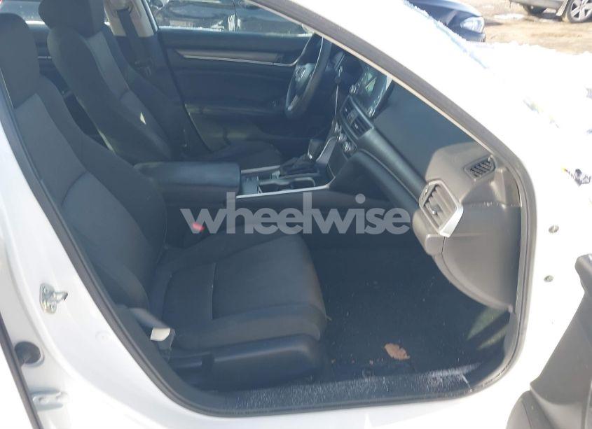 Photo 5 of 2018 Honda Accord LX (VIN 1HGCV1F13JA152761)