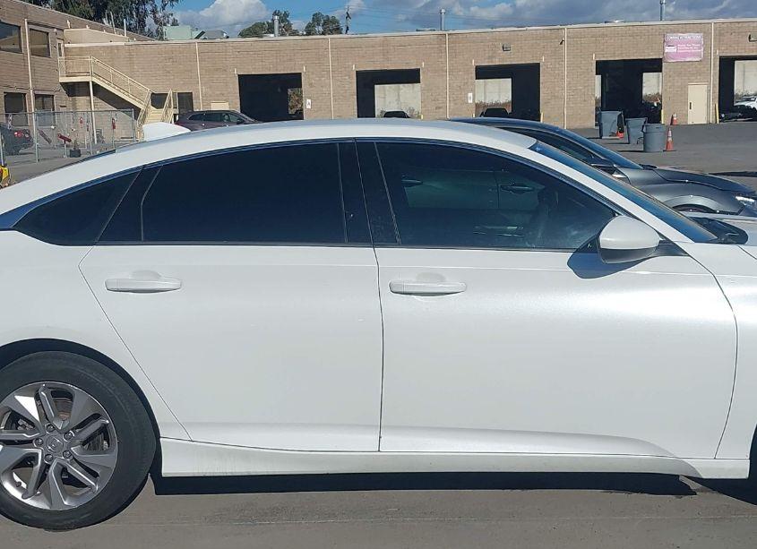 Photo 13 of 2018 Honda Accord LX (VIN 1HGCV1F13JA196663)