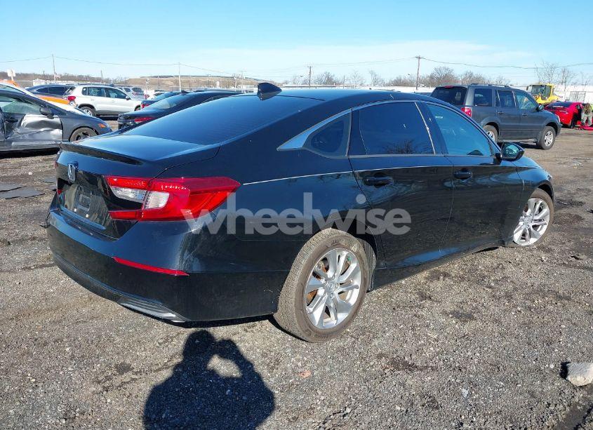 Photo 4 of 2018 Honda Accord LX (VIN 1HGCV1F13JA257932)