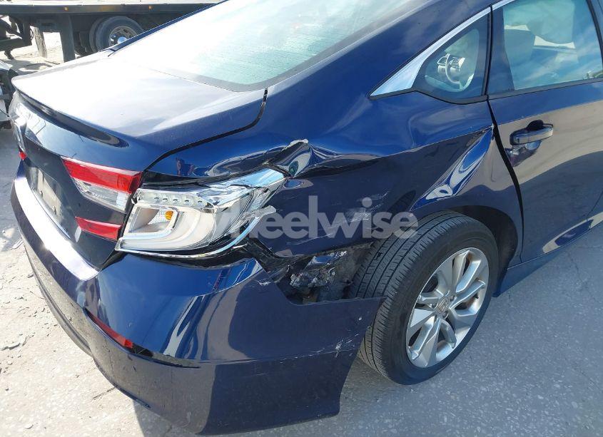 Photo 6 of 2018 Honda Accord LX (VIN 1HGCV1F14JA028966)