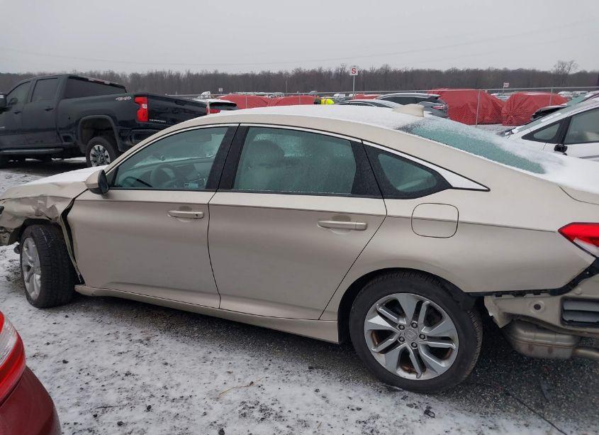 Photo 14 of 2018 Honda Accord LX (VIN 1HGCV1F14JA096832)