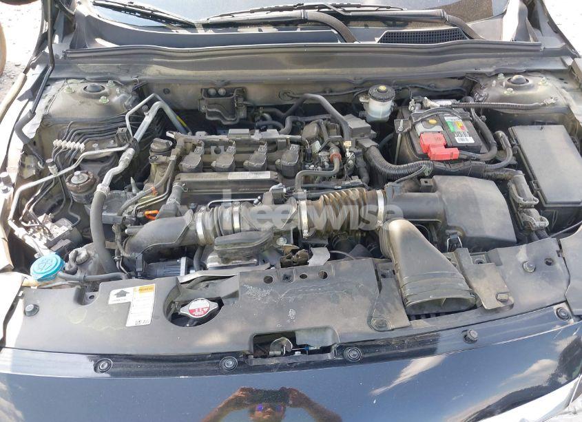 Photo 10 of 2018 Honda Accord LX (VIN 1HGCV1F14JA233526)