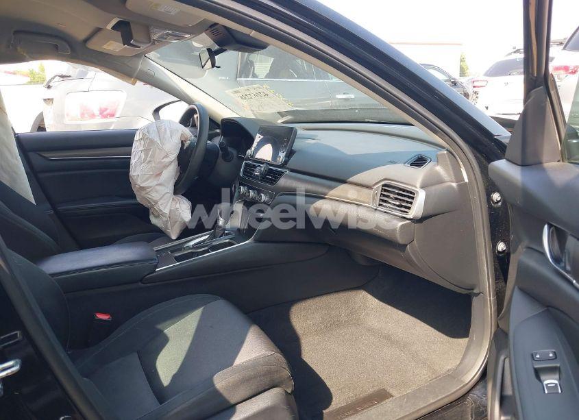 Photo 5 of 2018 Honda Accord LX (VIN 1HGCV1F14JA233526)