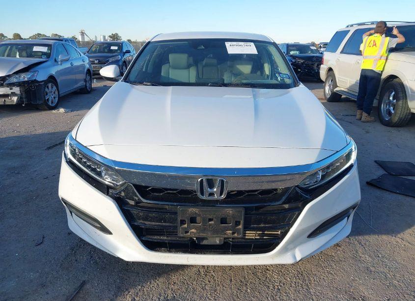 Photo 13 of 2019 Honda Accord LX (VIN 1HGCV1F14KA041850)