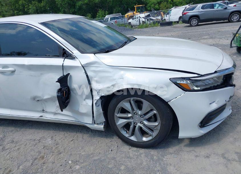 Photo 6 of 2019 Honda Accord LX (VIN 1HGCV1F14KA067624)