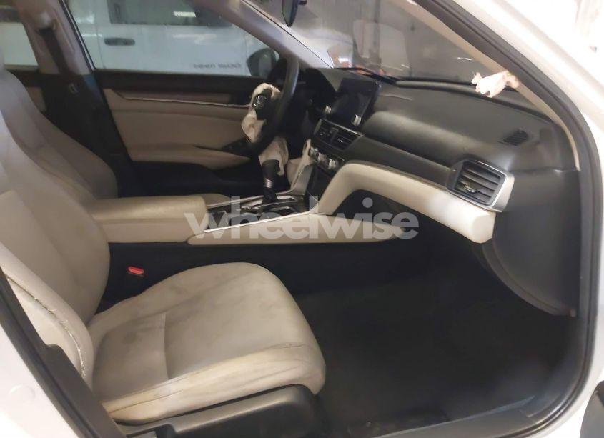 Photo 5 of 2022 Honda Accord LX (VIN 1HGCV1F14NA011722)