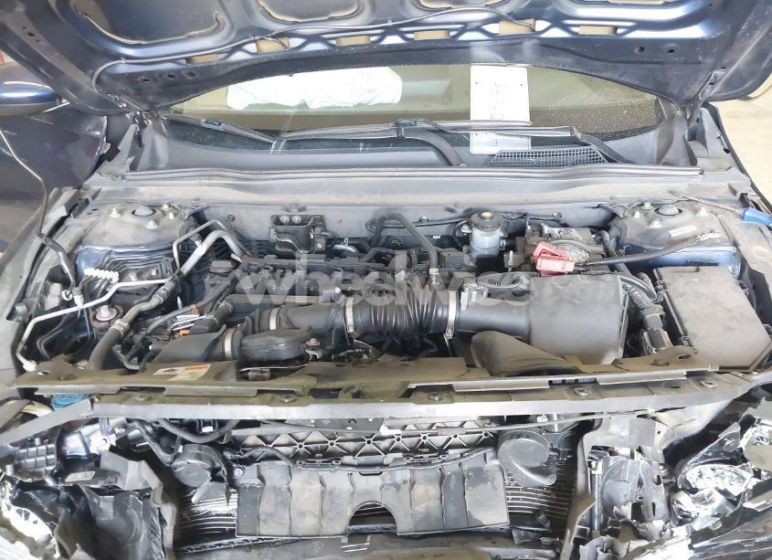 Photo 10 of 2018 Honda Accord LX (VIN 1HGCV1F15JA100872)