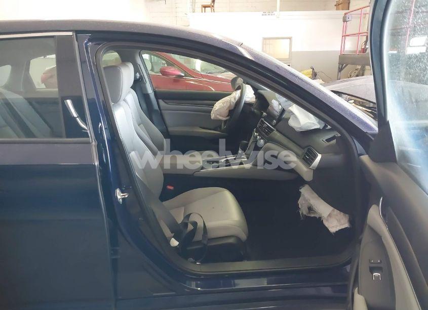 Photo 5 of 2018 Honda Accord LX (VIN 1HGCV1F15JA100872)