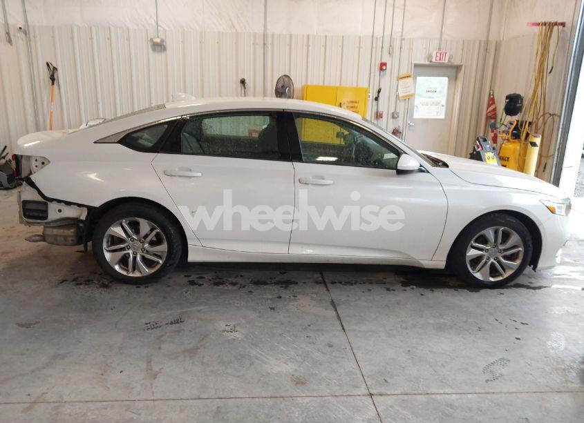 Photo 13 of 2018 Honda Accord LX (VIN 1HGCV1F15JA131636)