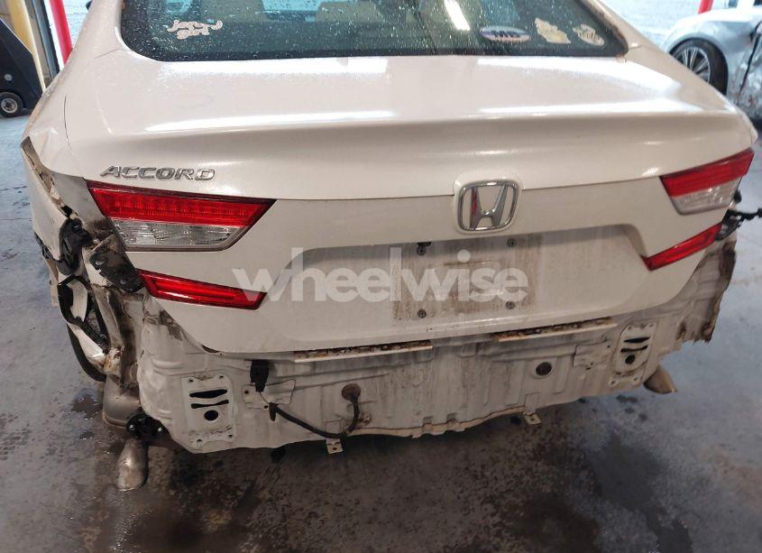 Photo 6 of 2018 Honda Accord LX (VIN 1HGCV1F15JA131636)