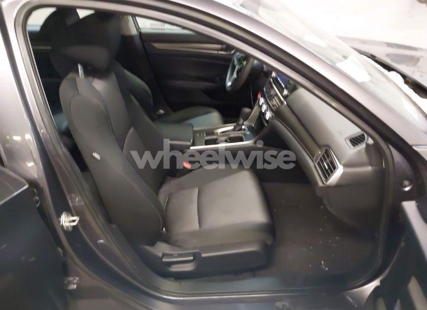 Photo 5 of 2018 Honda Accord LX (VIN 1HGCV1F15JA219134)