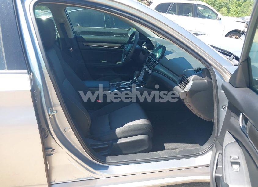 Photo 5 of 2018 Honda Accord LX (VIN 1HGCV1F15JA245667)