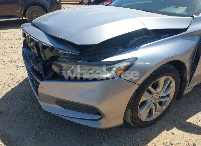 Photo 6 of 2018 Honda Accord LX (VIN 1HGCV1F15JA245667)