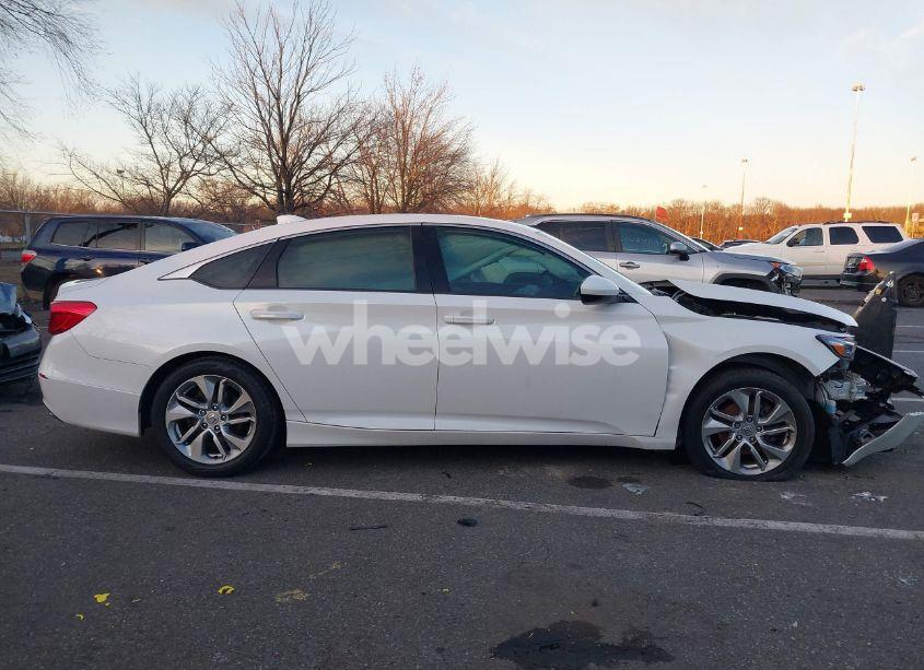 Photo 13 of 2019 Honda Accord LX (VIN 1HGCV1F15KA117558)