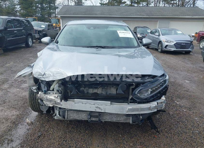 Photo 13 of 2018 Honda Accord LX (VIN 1HGCV1F16JA082317)