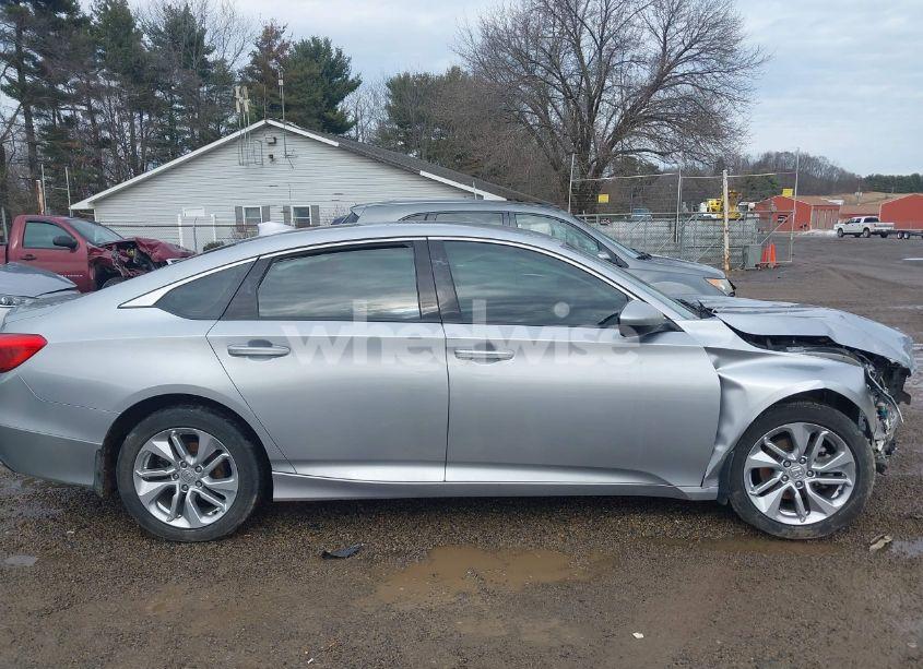 Photo 14 of 2018 Honda Accord LX (VIN 1HGCV1F16JA082317)