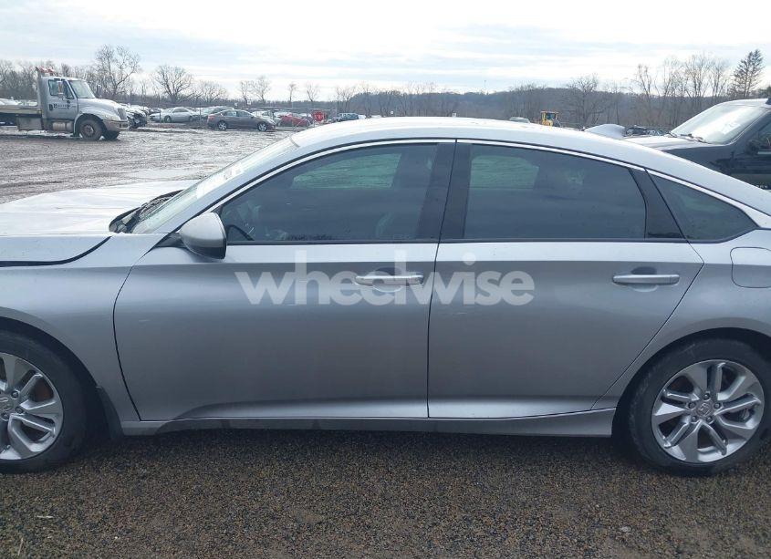 Photo 15 of 2018 Honda Accord LX (VIN 1HGCV1F16JA082317)