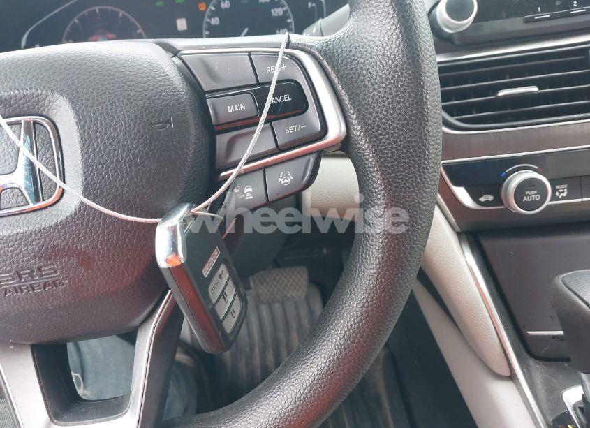 Photo 11 of 2018 Honda Accord LX (VIN 1HGCV1F16JA098761)