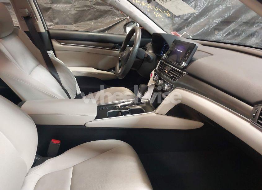 Photo 5 of 2018 Honda Accord LX (VIN 1HGCV1F16JA124906)