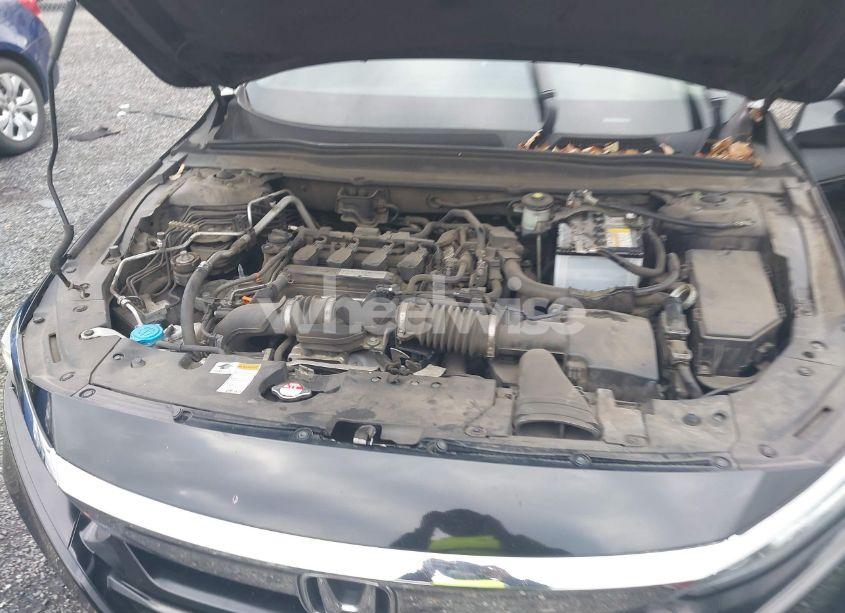 Photo 10 of 2018 Honda Accord LX (VIN 1HGCV1F16JA144511)