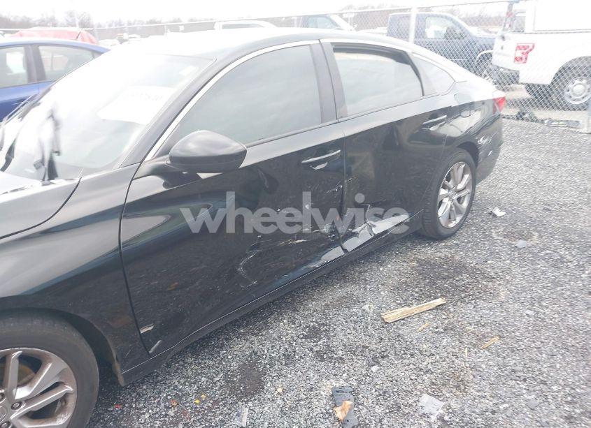 Photo 6 of 2018 Honda Accord LX (VIN 1HGCV1F16JA144511)
