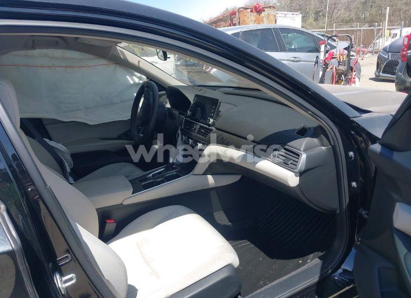 Photo 5 of 2018 Honda Accord LX (VIN 1HGCV1F16JA169764)