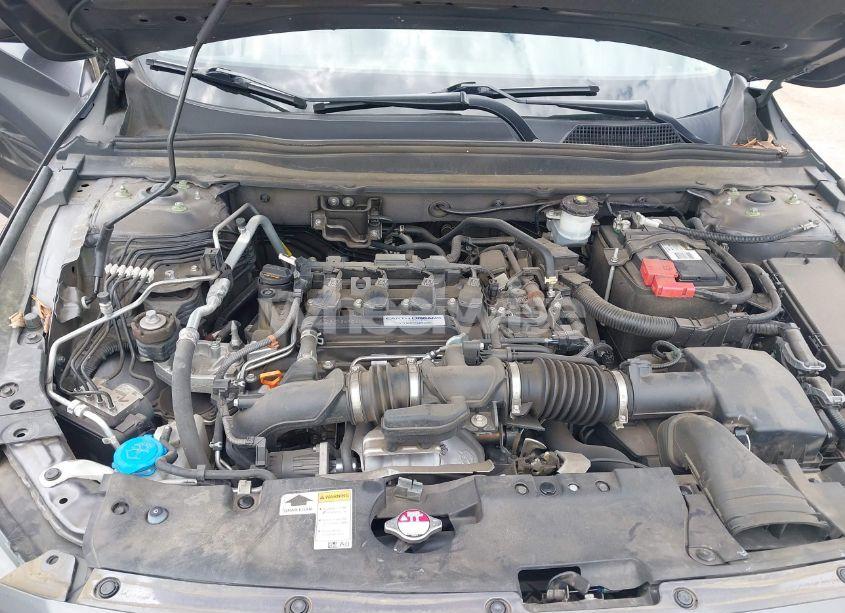 Photo 10 of 2018 Honda Accord LX (VIN 1HGCV1F16JA178187)