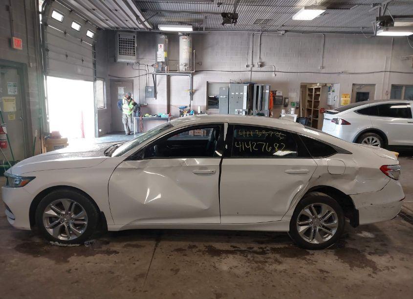 Photo 14 of 2019 Honda Accord LX (VIN 1HGCV1F16KA067561)