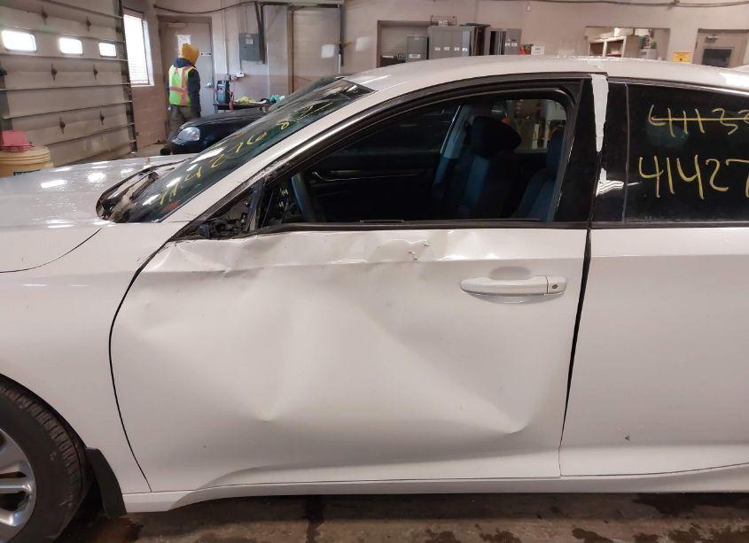 Photo 19 of 2019 Honda Accord LX (VIN 1HGCV1F16KA067561)