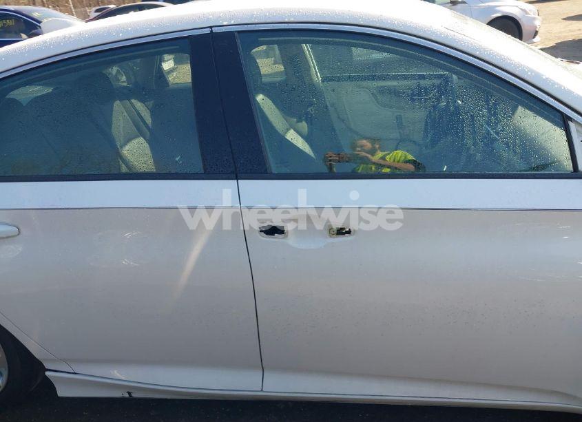 Photo 14 of 2019 Honda Accord LX (VIN 1HGCV1F16KA098714)