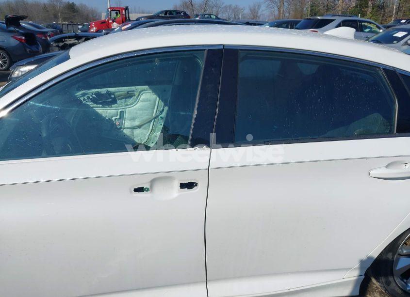 Photo 15 of 2019 Honda Accord LX (VIN 1HGCV1F16KA098714)