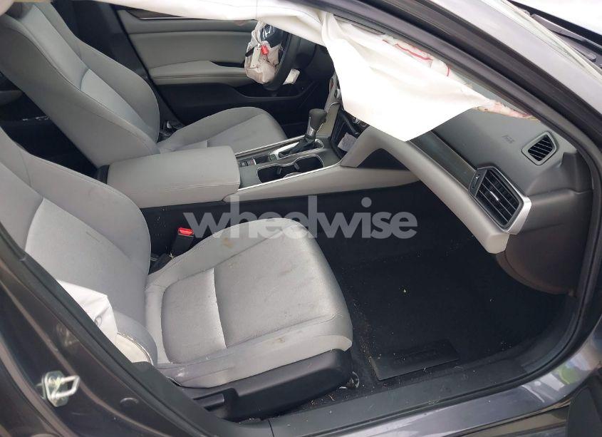 Photo 5 of 2019 Honda Accord LX (VIN 1HGCV1F16KA125300)