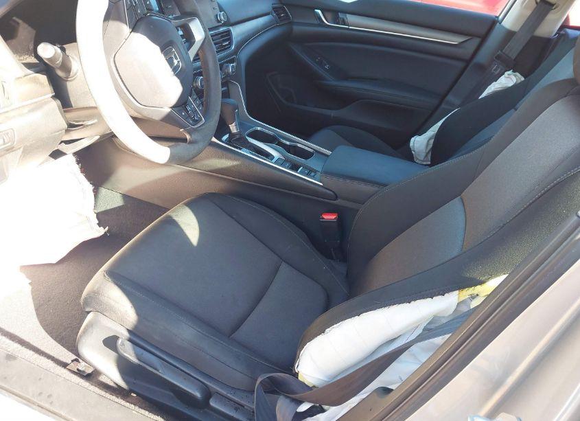 Photo 5 of 2022 Honda Accord LX (VIN 1HGCV1F16NA041921)