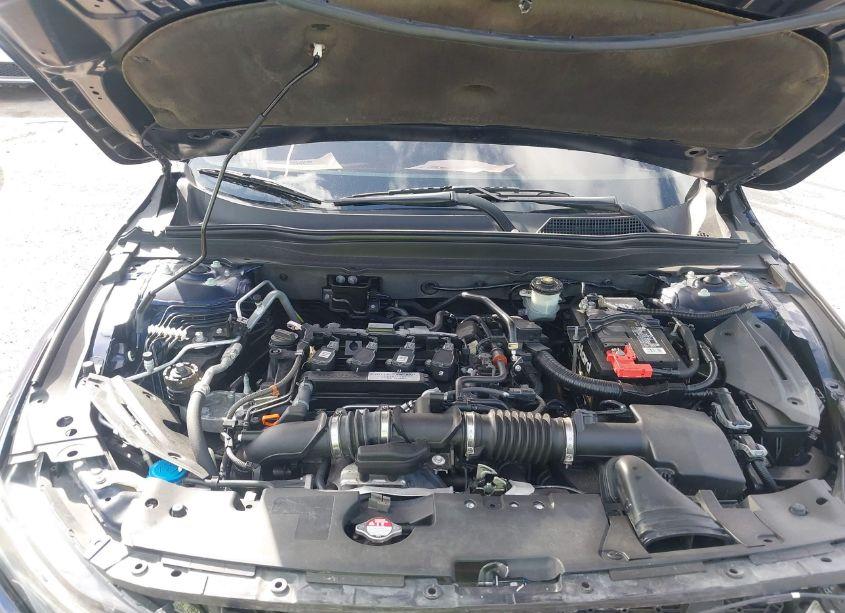 Photo 10 of 2018 Honda Accord LX (VIN 1HGCV1F17JA028959)