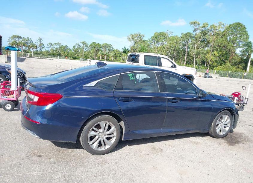 Photo 13 of 2018 Honda Accord LX (VIN 1HGCV1F17JA028959)