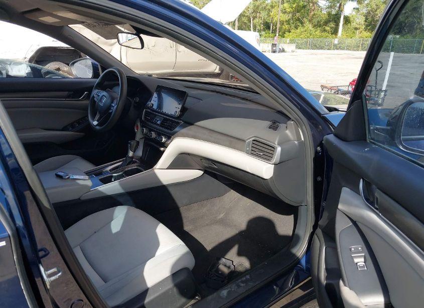 Photo 5 of 2018 Honda Accord LX (VIN 1HGCV1F17JA028959)