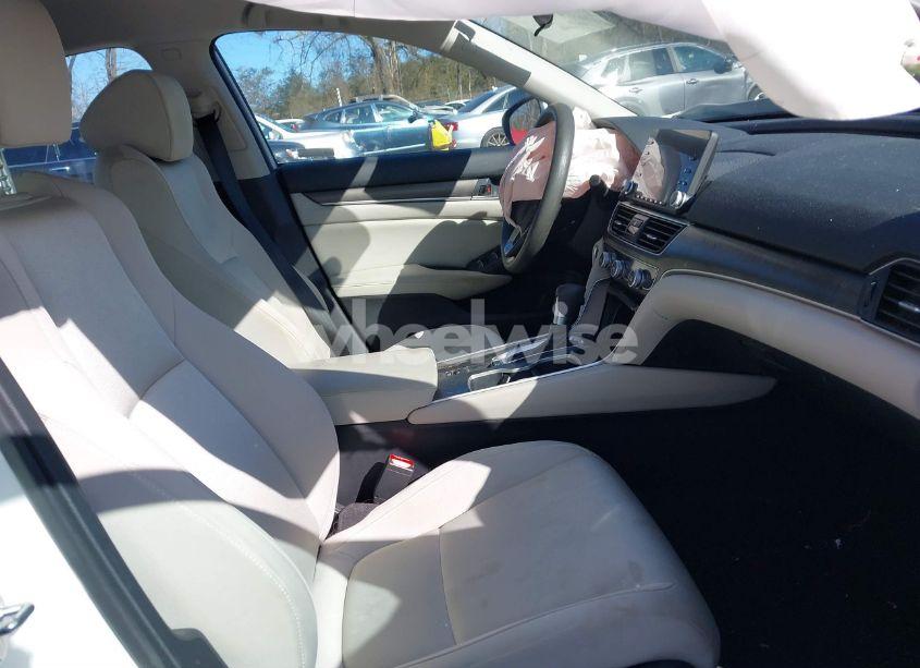 Photo 5 of 2018 Honda Accord LX (VIN 1HGCV1F17JA051724)