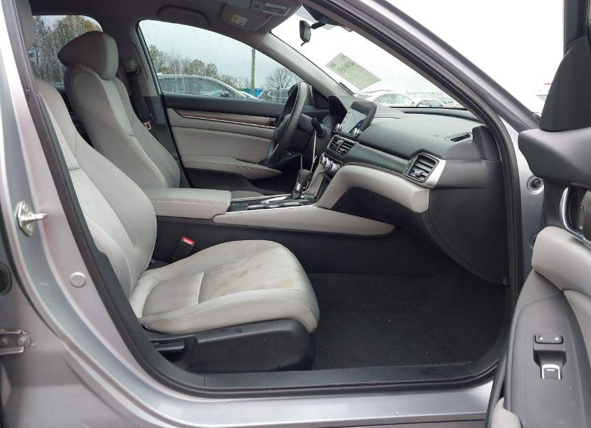 Photo 5 of 2018 Honda Accord LX (VIN 1HGCV1F17JA085002)