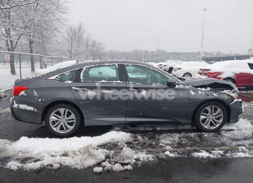 Photo 13 of 2018 Honda Accord LX (VIN 1HGCV1F17JA086568)