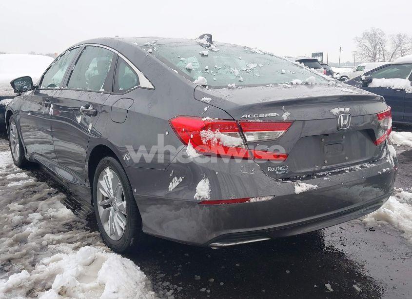 Photo 3 of 2018 Honda Accord LX (VIN 1HGCV1F17JA086568)