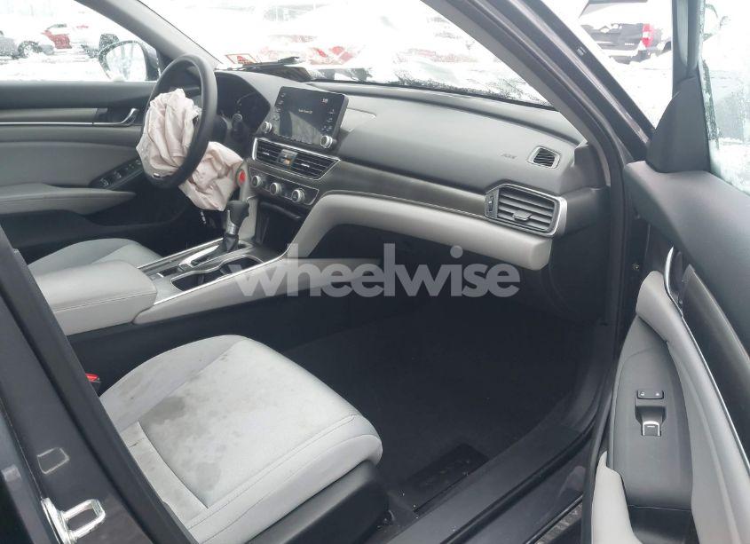 Photo 5 of 2018 Honda Accord LX (VIN 1HGCV1F17JA086568)